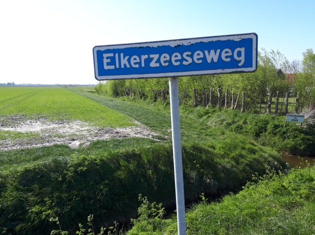 Elkerzeeseweg straatnaambord